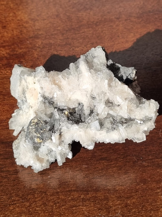 Cerussite on Goethite with minimal pyrite