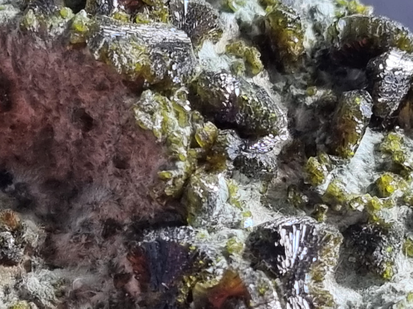 Epidote fans on Actinolite