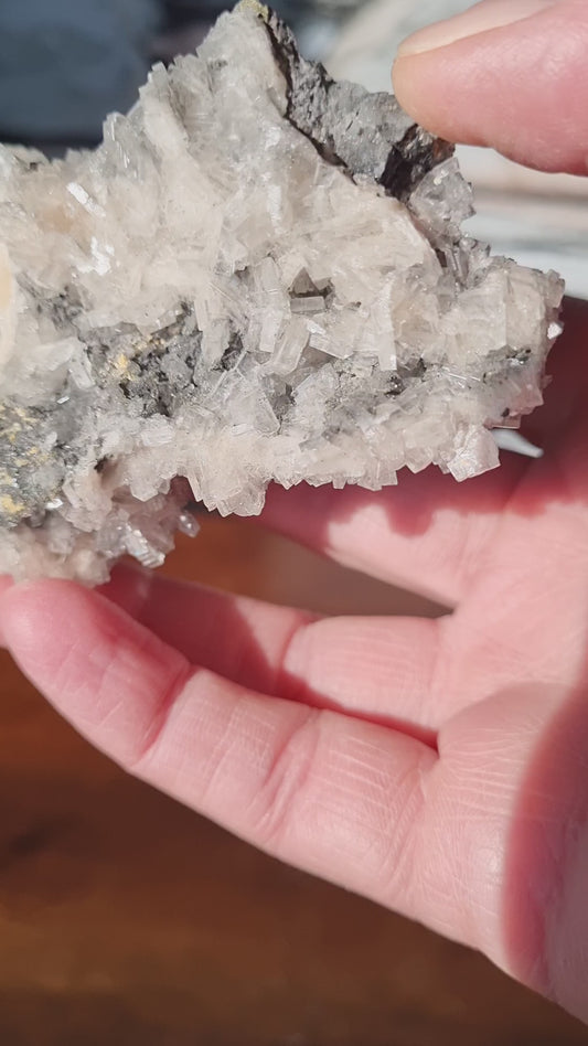 Cerussite on Goethite with minimal pyrite